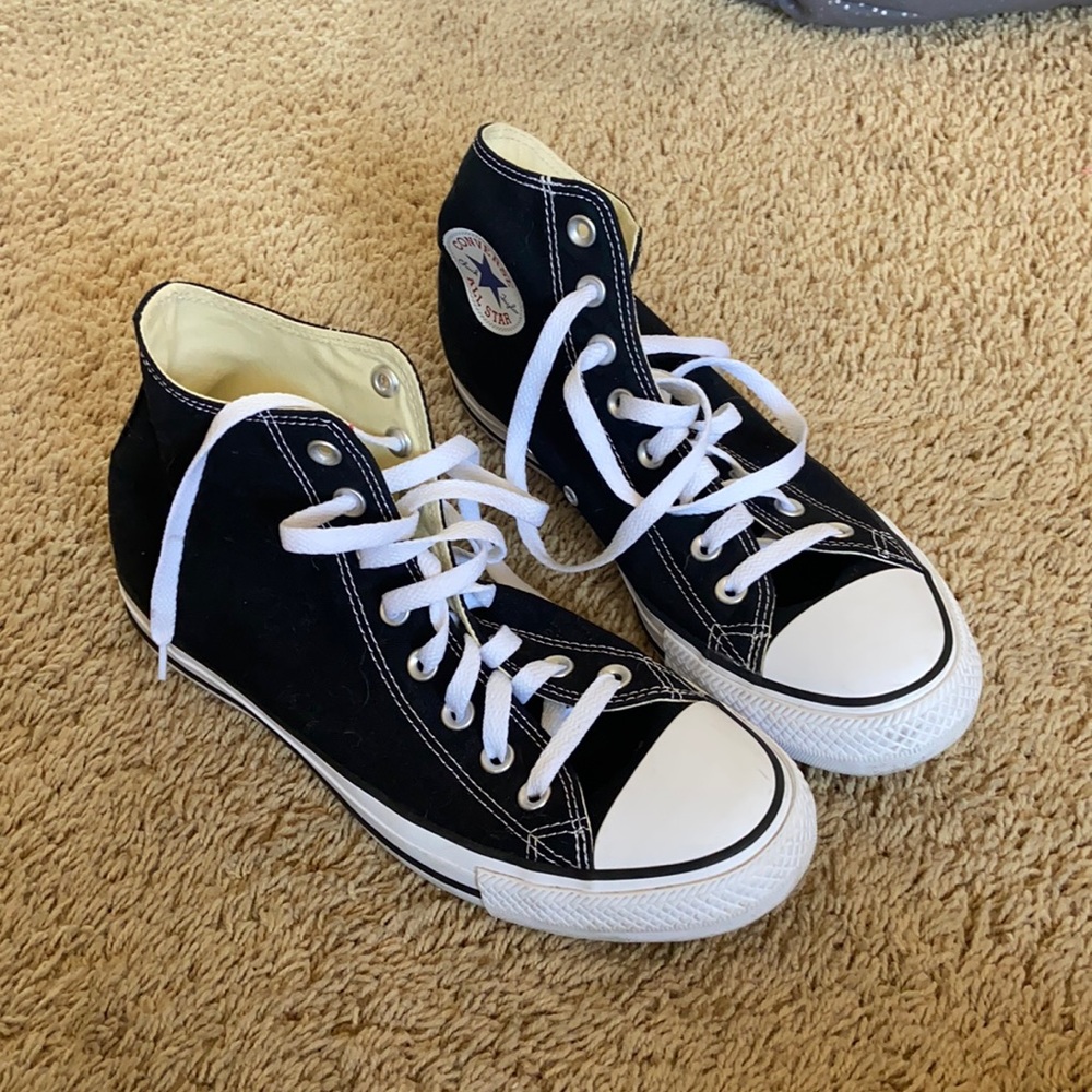 Black High top Converse Women’s 10 Men’s 8